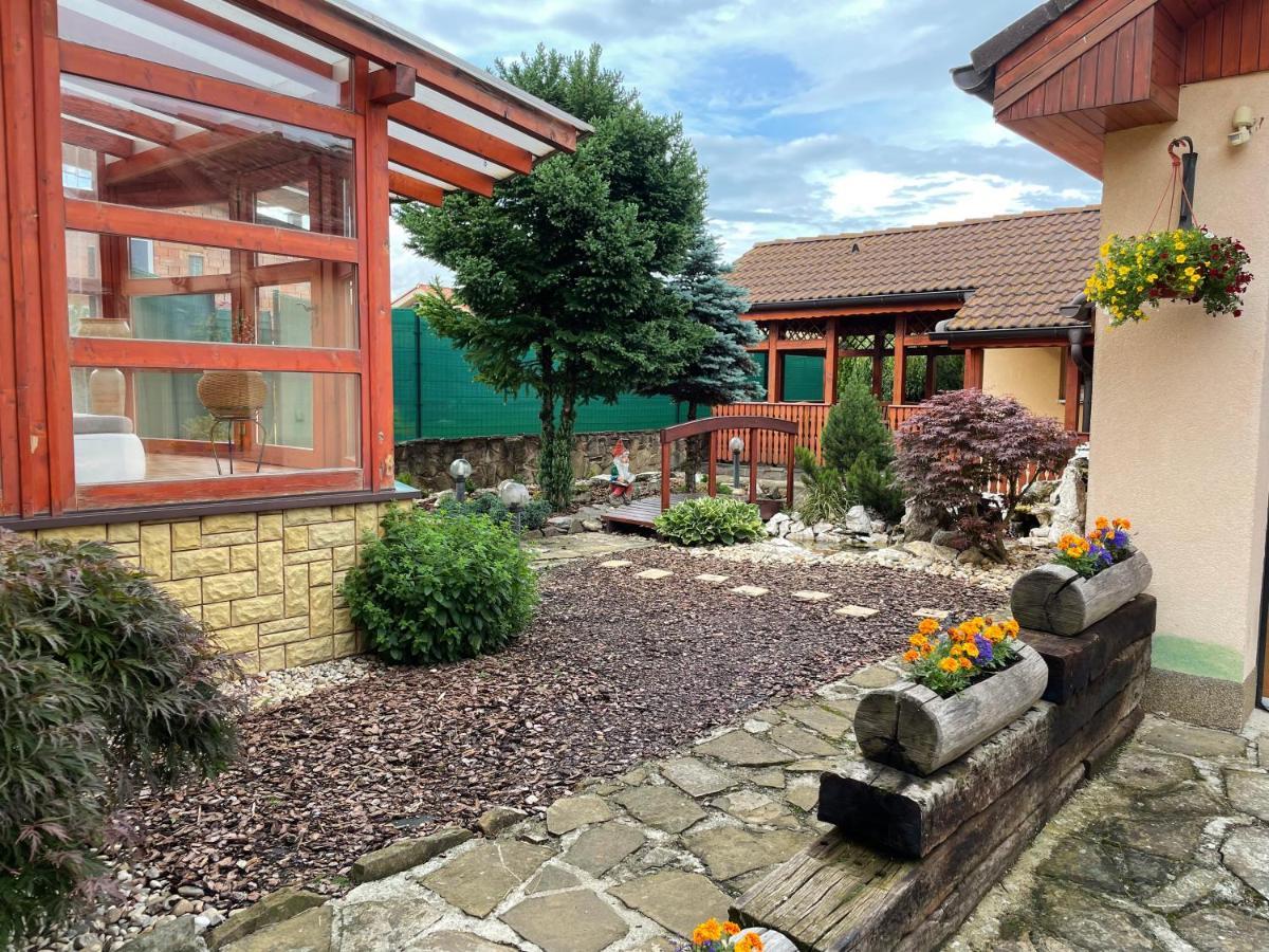 Rodinny Dom "Ako Doma" Velky Slavkov Exterior foto